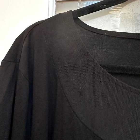 ASOS Black Short Sleeve Asymmetrical Hem Blouse Mesh Sheer Sleeve Plus Size 22 - Picture 4 of 9